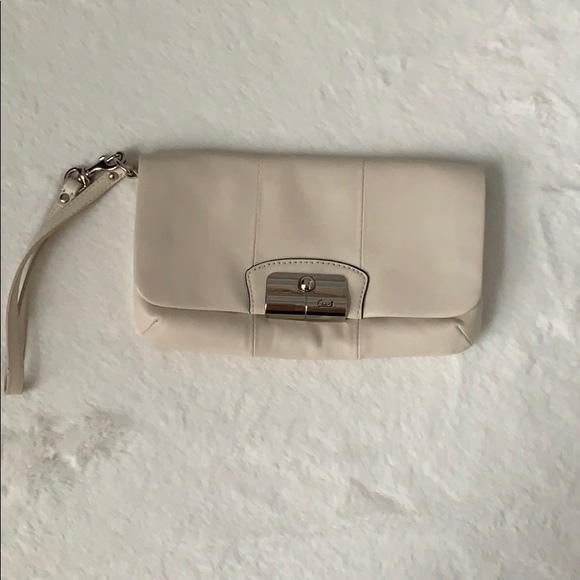 Coach Clutch - Picture 1 of 8